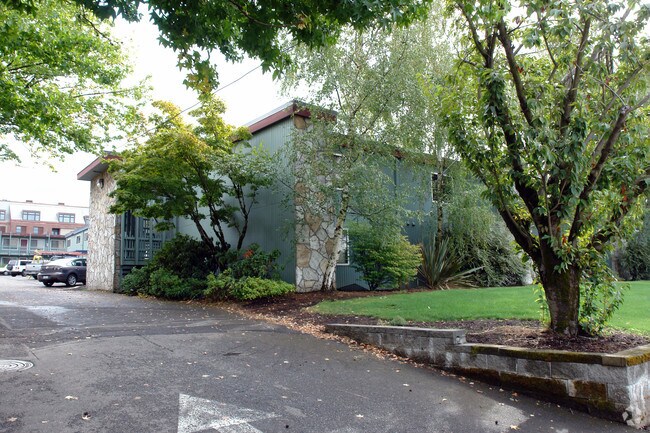 Photo - Reed College Apartments