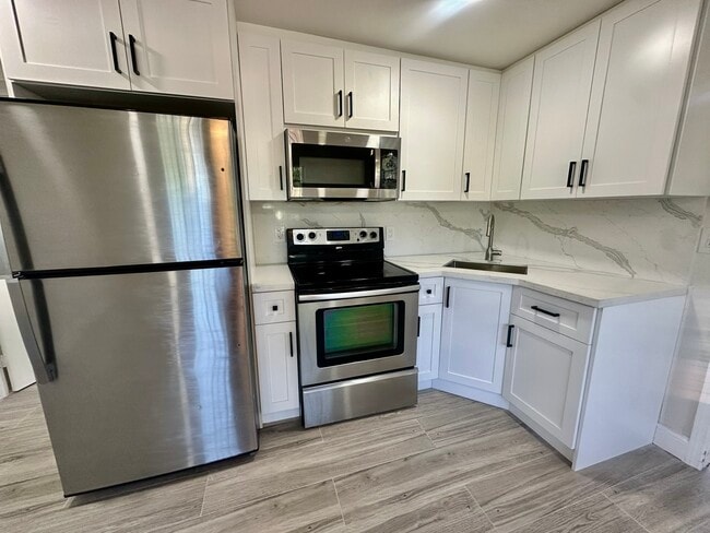 Photo - 1360 NW 132nd St Unit side efficiency