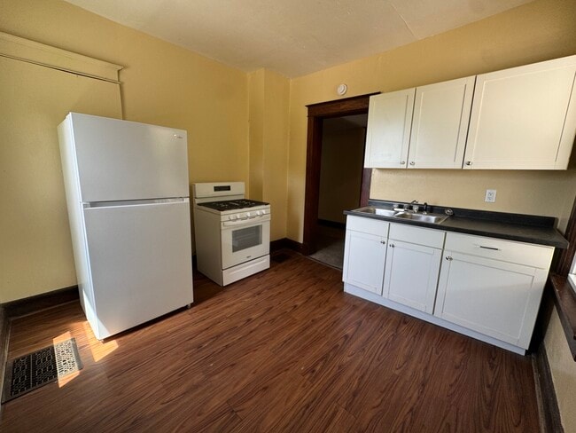 Photo - 919 LeClaire St