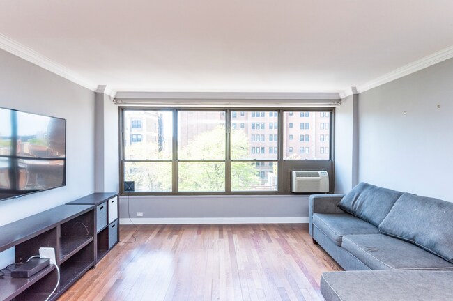 Photo - 2930 N Sheridan Rd Unidad 602