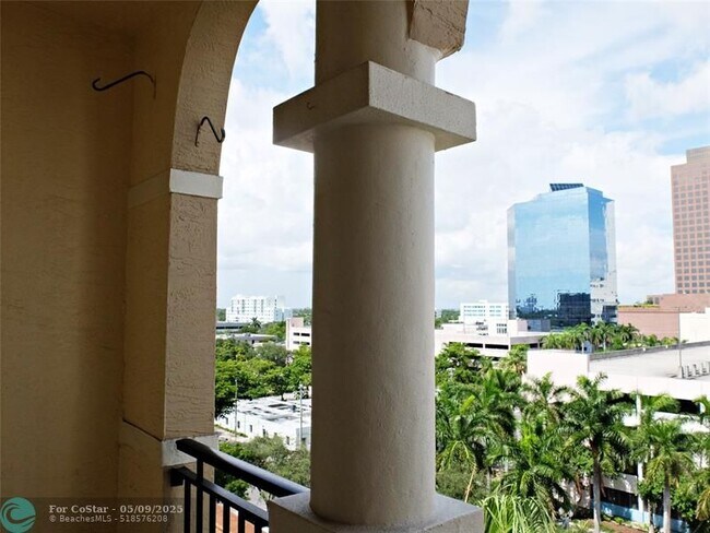 Photo - 520 SE 5th Ave Condo Unit 3703