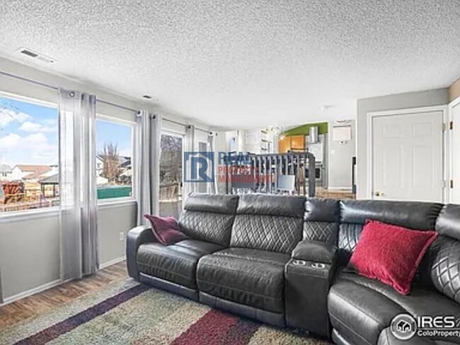 Photo - 465 S 24th Ave