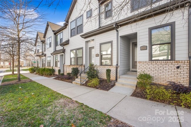 Photo - 6319 Southgrove St