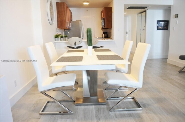 Photo - 100 Lincoln Rd Unidad 435