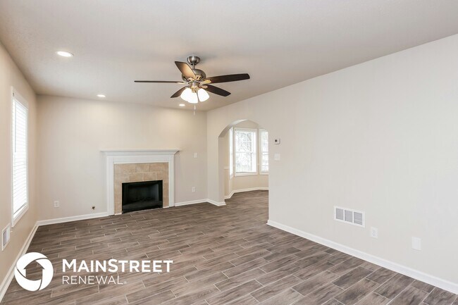 Photo - 1055 Abercorn Way