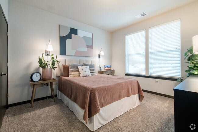2BR, 2BA - 1040SF