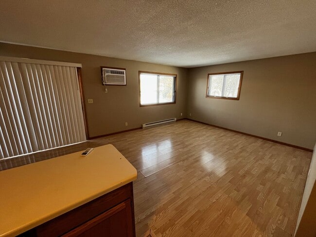 Building Photo - 612 Saxonwood Rd Unit 614 Saxonwood Rd