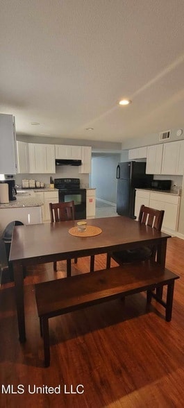 Photo - 133 Hopkins Blvd Unit B