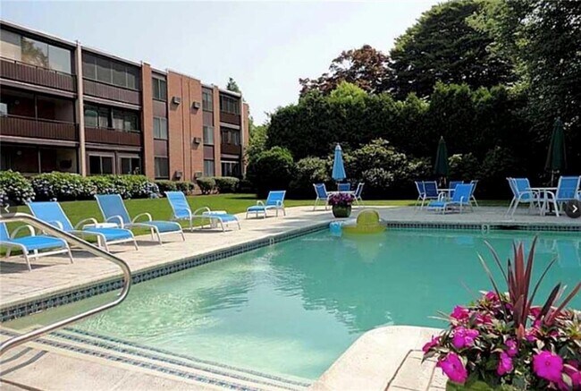 Photo - 401 Bellevue Ave Unit 106