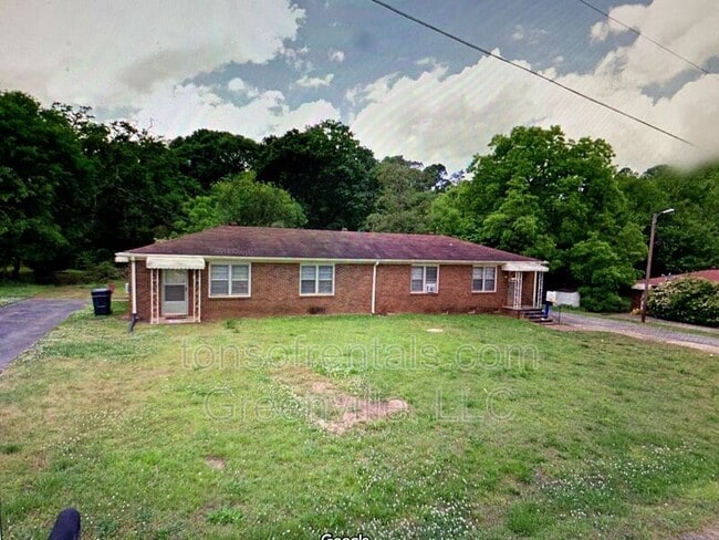 Building Photo - 111 Pineview Rd Rental