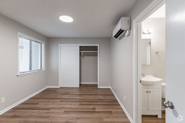 1BR, 1BA - Bedrooom