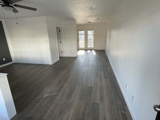 Photo - 1642 Hillwood Dr Unit G-3