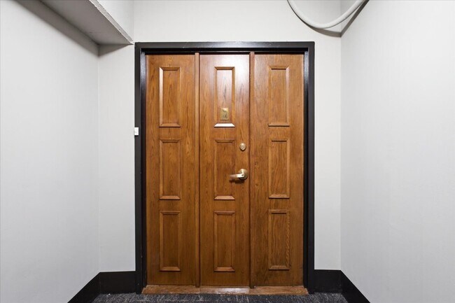 Photo - 4170 N Marine Dr Unit 3A
