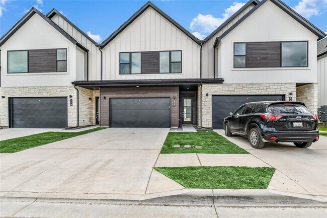 Building Photo - 590 Old Ml Rd Unit 117