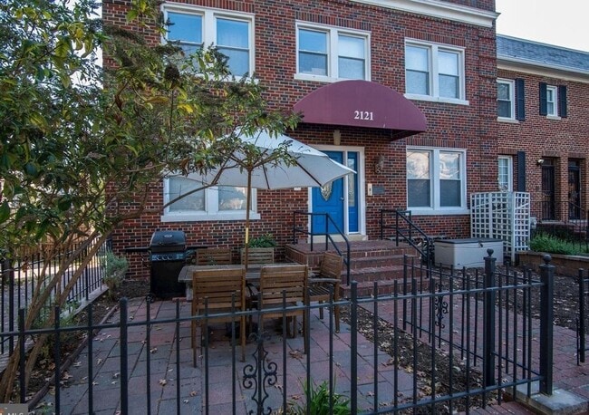 Building Photo - Charming 1BR/1BA Condo in the Heart of Shaw – Parking Included! Unit 4