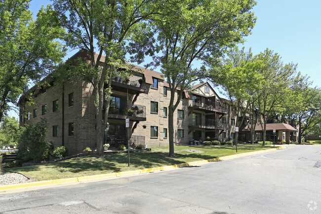 Building Photo - Laurel West End