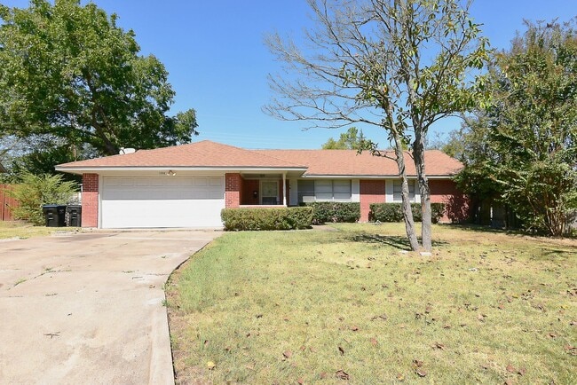Photo - 1208 Yellowstone St