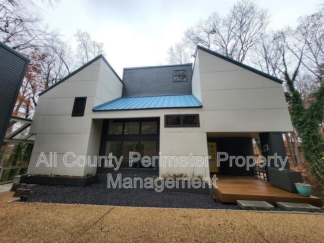 Photo - 2130 Starfire Dr NE