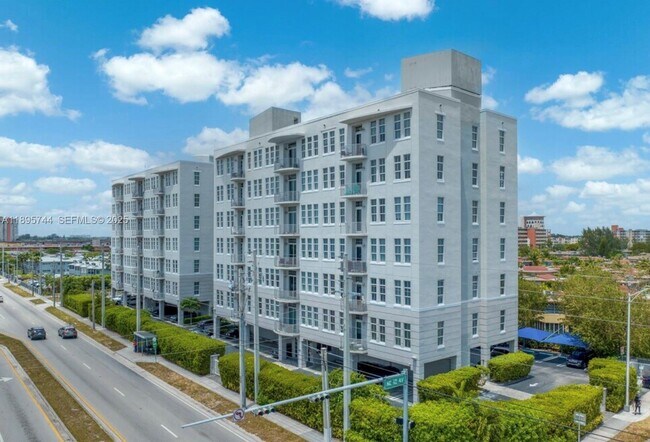 Building Photo - 1791 NE Miami Gardens Dr Unit E203