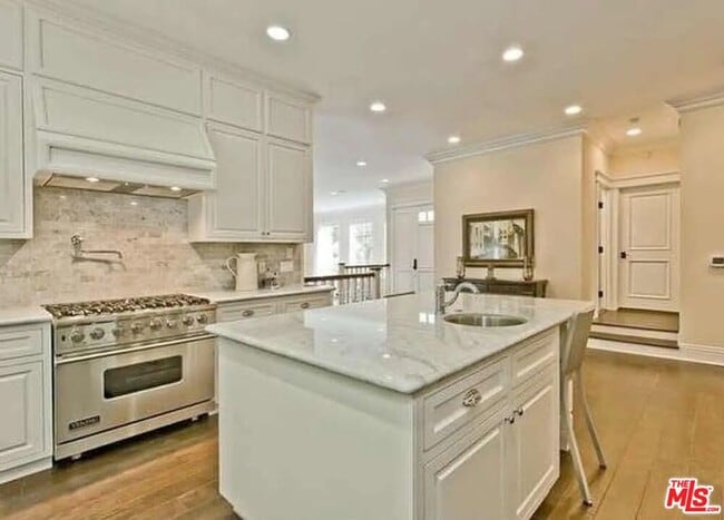 Photo - 580 N Kenter Ave