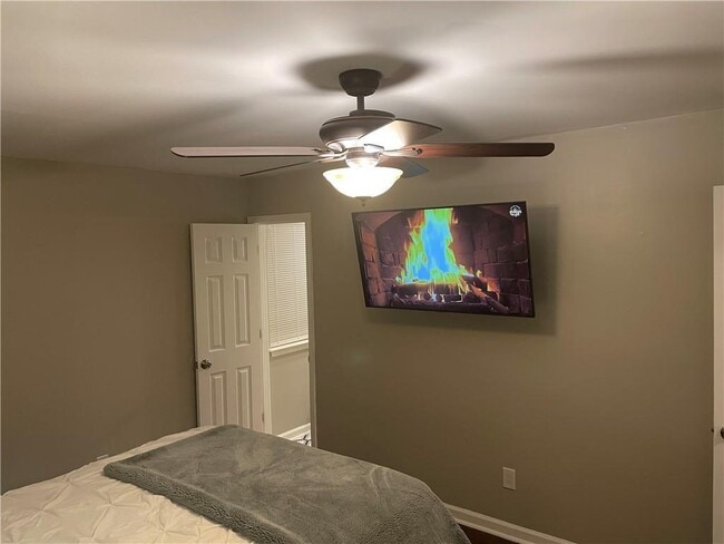 Photo - 357 Waits Dr SW