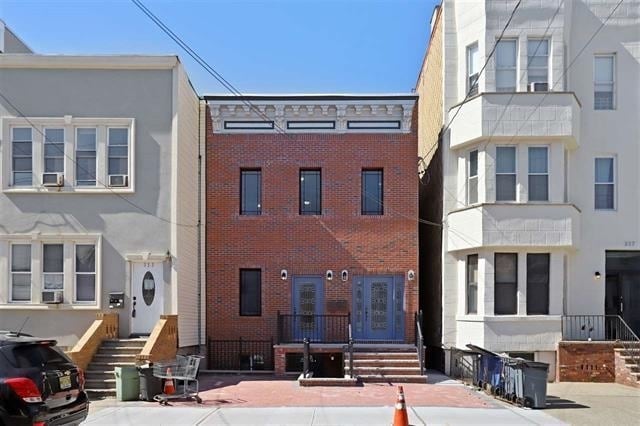 Building Photo - 315 New York Ave