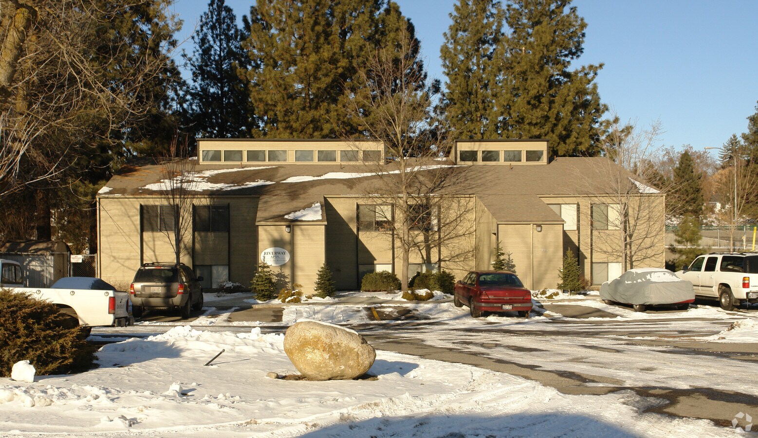 Riverway Apartments - Riverway Apartments