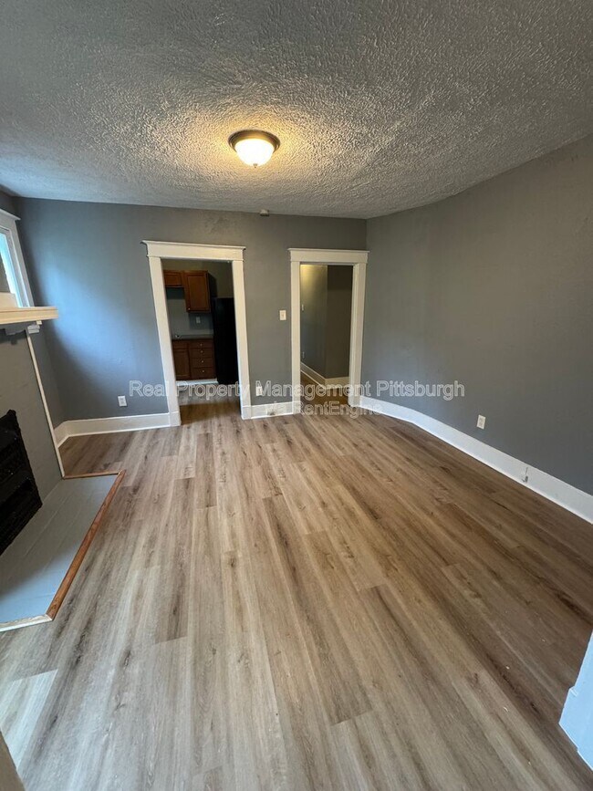 Photo - 311 W Burgess St Unit 1