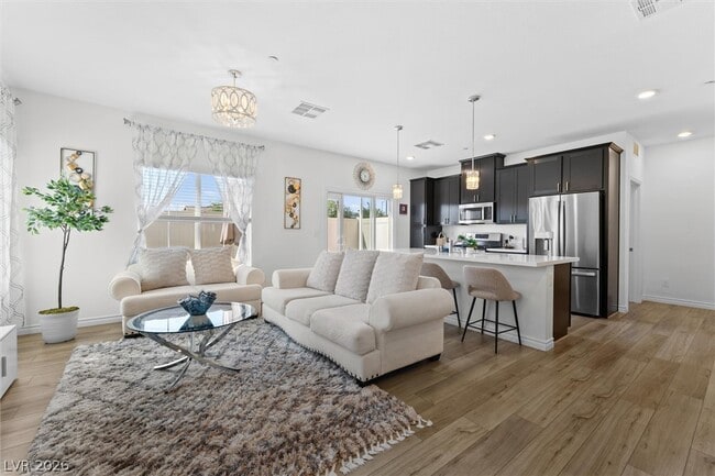 Building Photo - 237 Callen Falls Ave