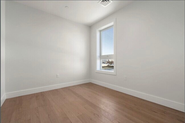 Photo - 301 Border St Unit 610