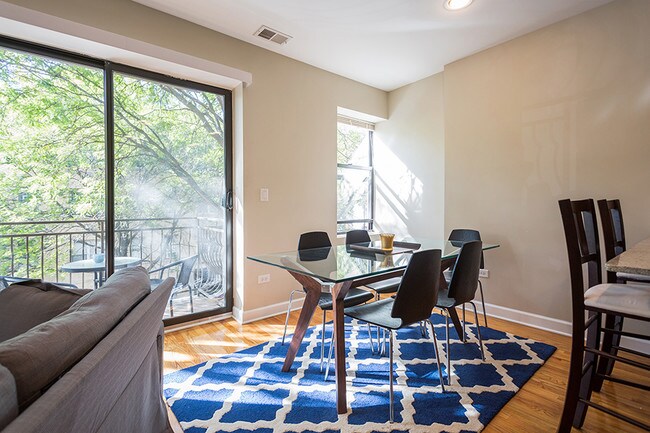 Photo - Lincoln Square Commons - 4759 N Maplewood Ave