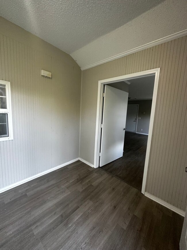 Photo - 742 Old Sulphur Springs Rd