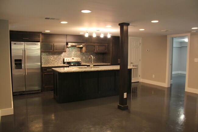 Photo - 2 Bed / 1 Bath Near Crieve Hall - McMurray...