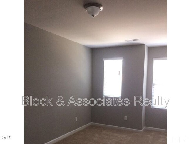 Photo - 122 Phantom Ln