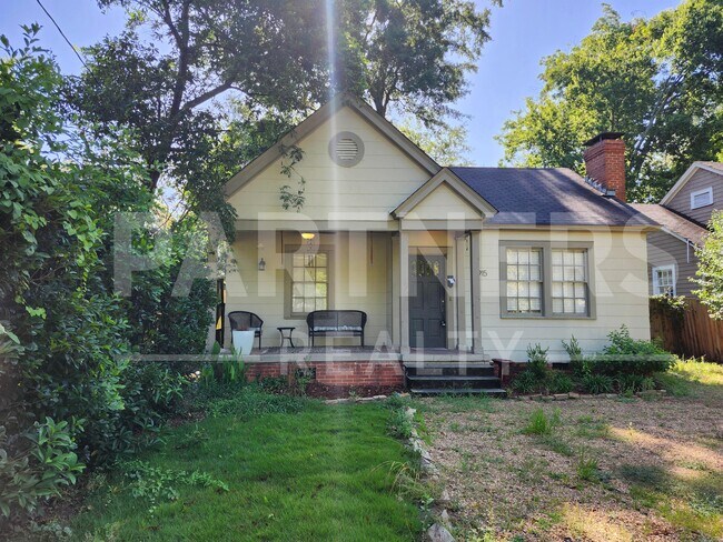 Photo - 1915 Graham St House