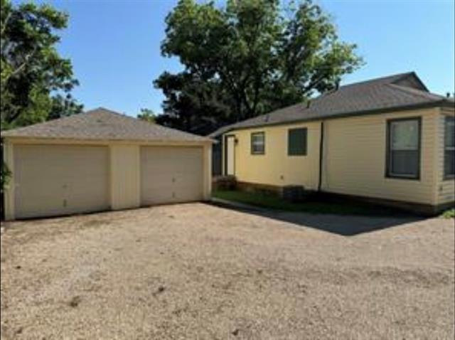 Photo - 205 Merritt St