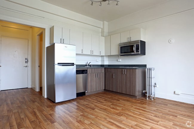 Photo - Addison on Fourth