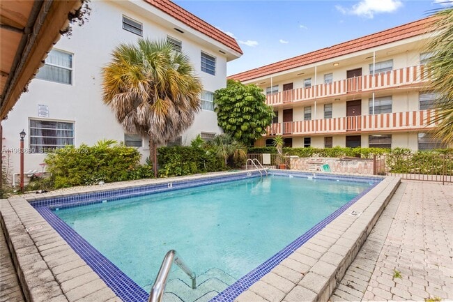 Photo - 13655 NE 10th Ave Unit 304