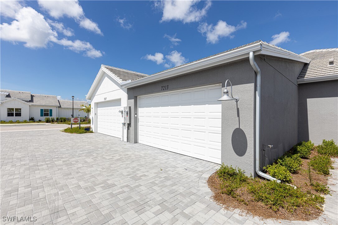 Photo - 7213 Saona CT