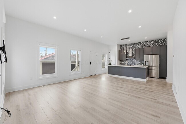 Photo - 1102 Summit St