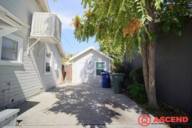 Building Photo - 412 El Tejon Ave Unit 412 1/2 El Tejon Ave
