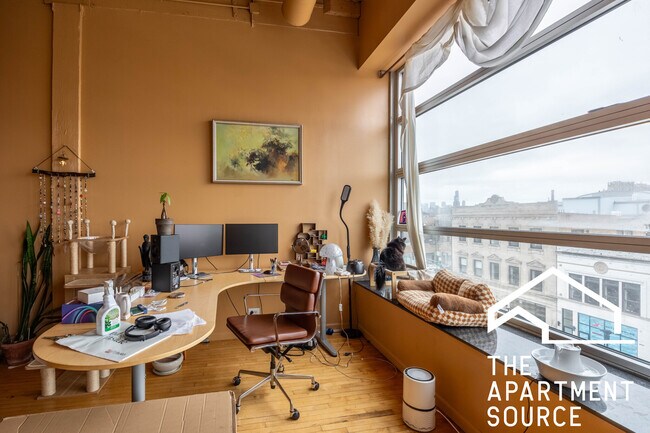 Photo - 2416 W North Ave Unit 4W