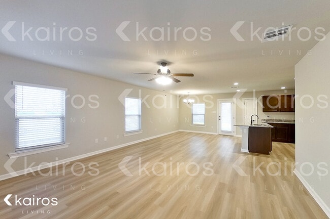 Photo - 103 Dunwoody Ct