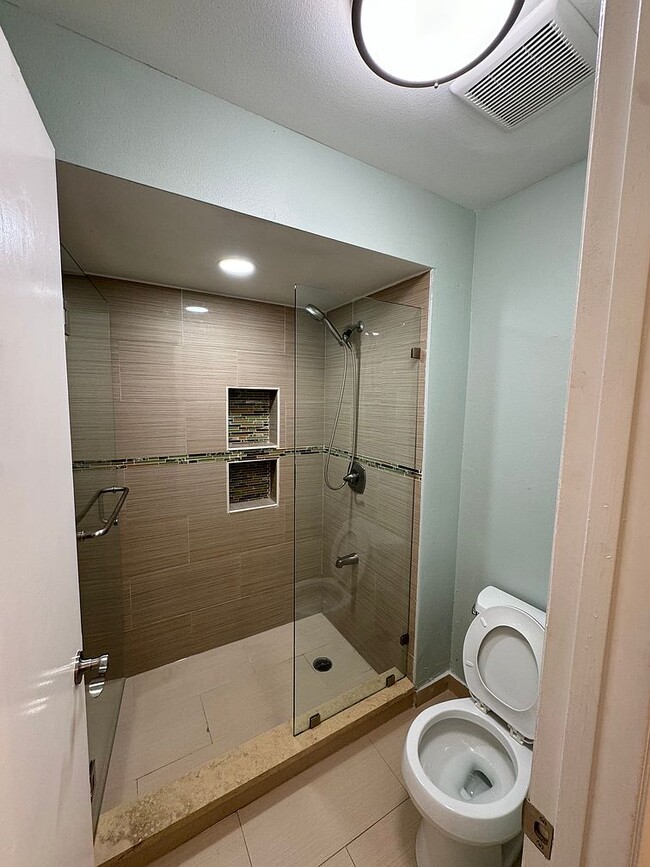 Building Photo - 470 S Pin Oak Pl Unit 218