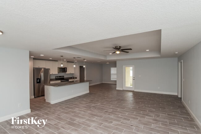 Photo - 541 Bird Ave SE