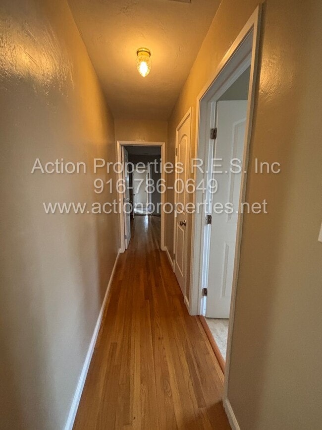 Photo - Central Roseville -  4 Bed, 2 Bath - Single Story - Separate Living and Family Rooms - Large Yard