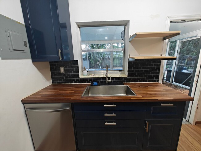 Photo - 76 NE 170th St