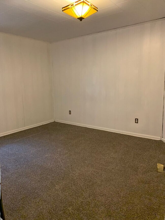 2 Bed/1 Bath 2 Story House in McKees Rocks Rental House Rental in