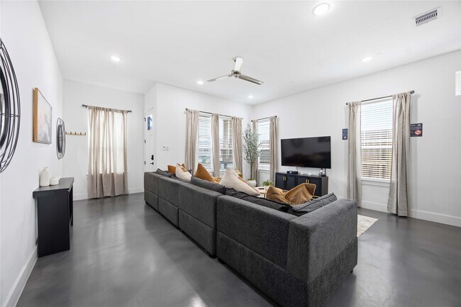 Photo - 4209 McKinney St Unidad 1