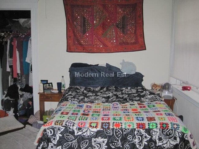 Building Photo - Allston 1 Bedroom Apartment - NO BROKER FEE